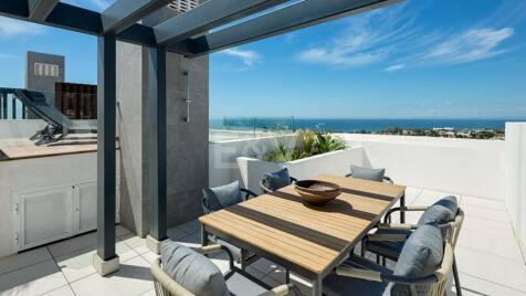 Maison de ville moderne avec piscine et vue sur la mer à Río Real, Marbella