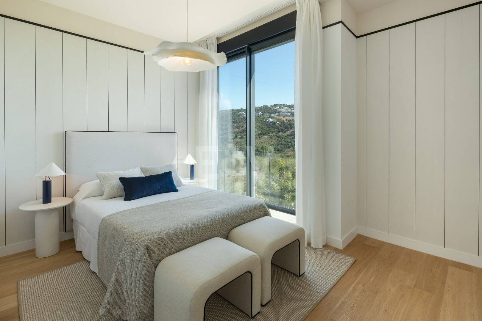 Modern Townhouse with Rooftop Pool and Sea Views in Río Real