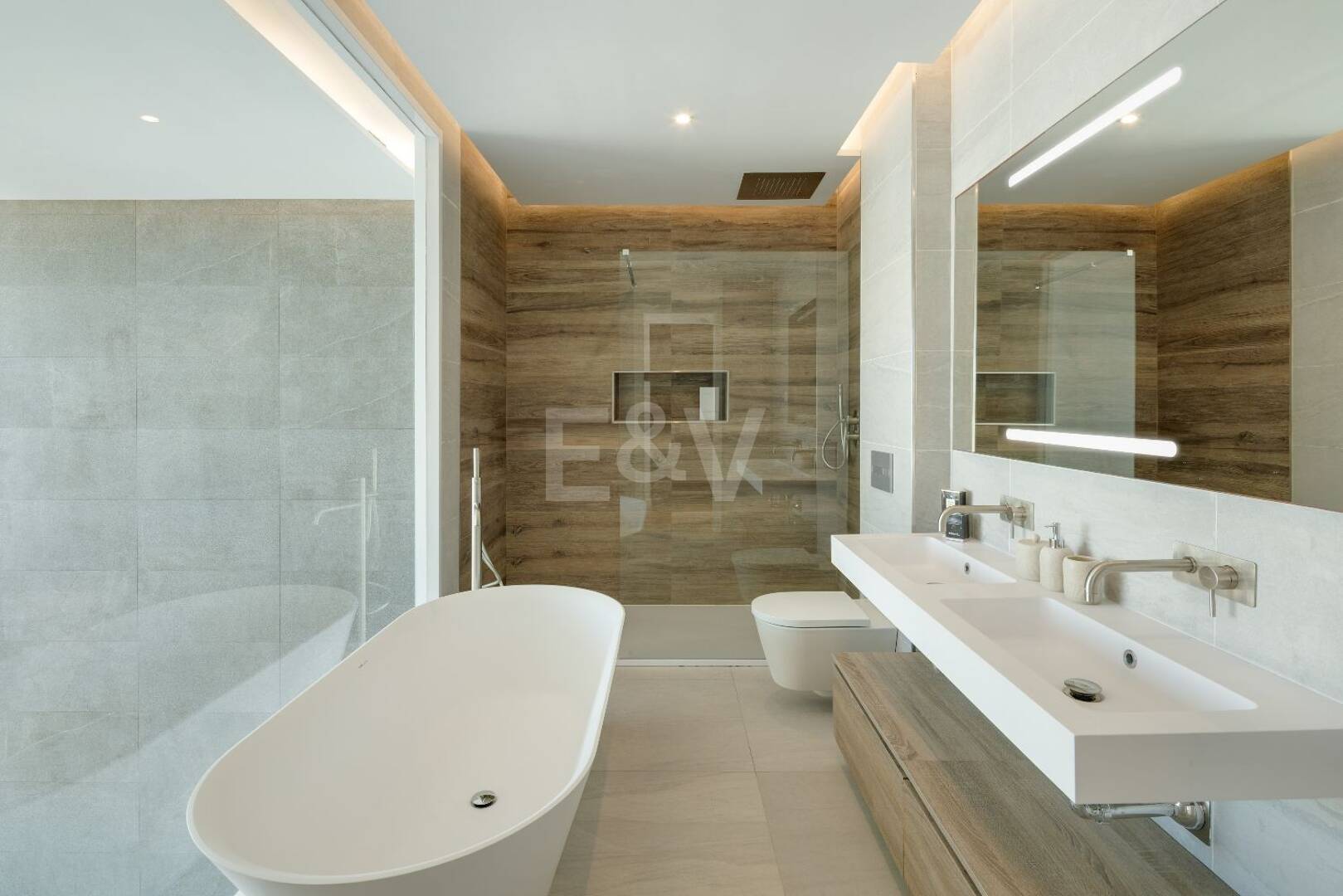 Modern Townhouse with Rooftop Pool and Sea Views in Río Real