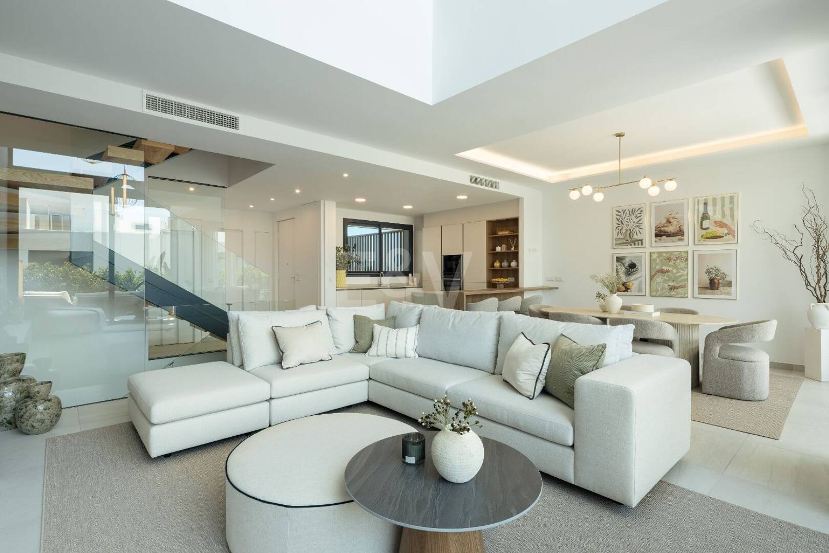 Modern Townhouse with Rooftop Pool and Sea Views in Río Real