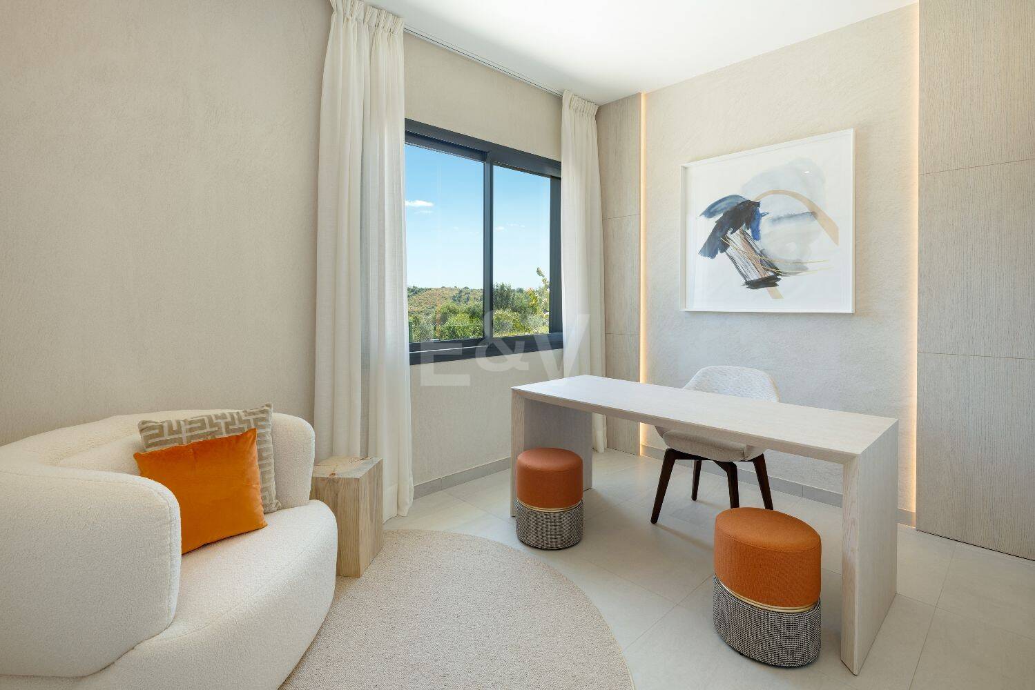 Moderna casa adosada con piscina en la azotea y vistas al mar en Río Real, Marbella