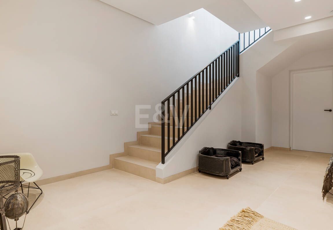 Elegante Zeitgenössische Villa in Las Lomas del Marbella Club an der Goldenen Meile