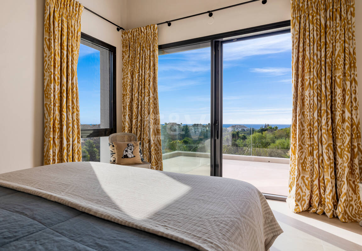 Elegante Zeitgenössische Villa in Las Lomas del Marbella Club an der Goldenen Meile