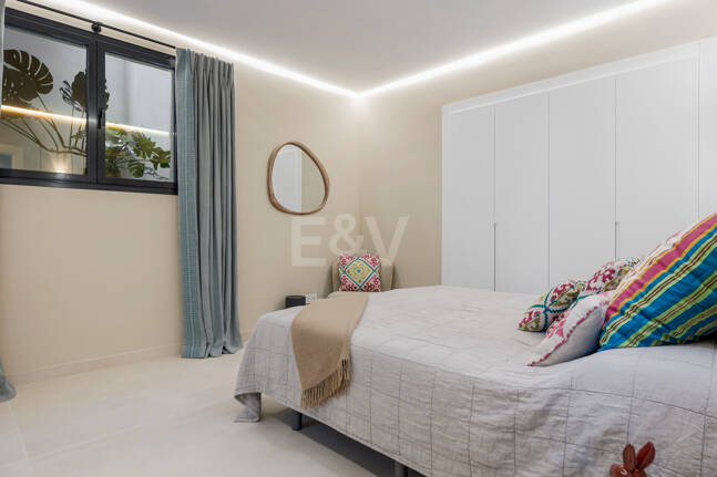 Elegante Zeitgenössische Villa in Las Lomas del Marbella Club an der Goldenen Meile