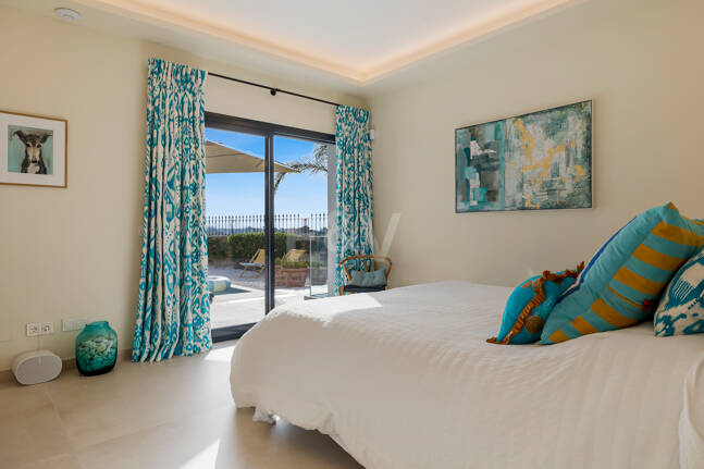 Elegante Zeitgenössische Villa in Las Lomas del Marbella Club an der Goldenen Meile