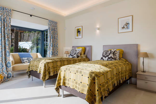 Elegante Zeitgenössische Villa in Las Lomas del Marbella Club an der Goldenen Meile