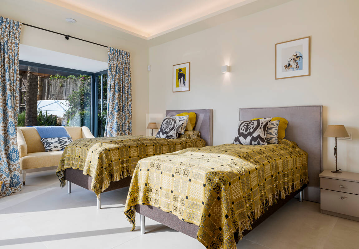 Elegante Zeitgenössische Villa in Las Lomas del Marbella Club an der Goldenen Meile