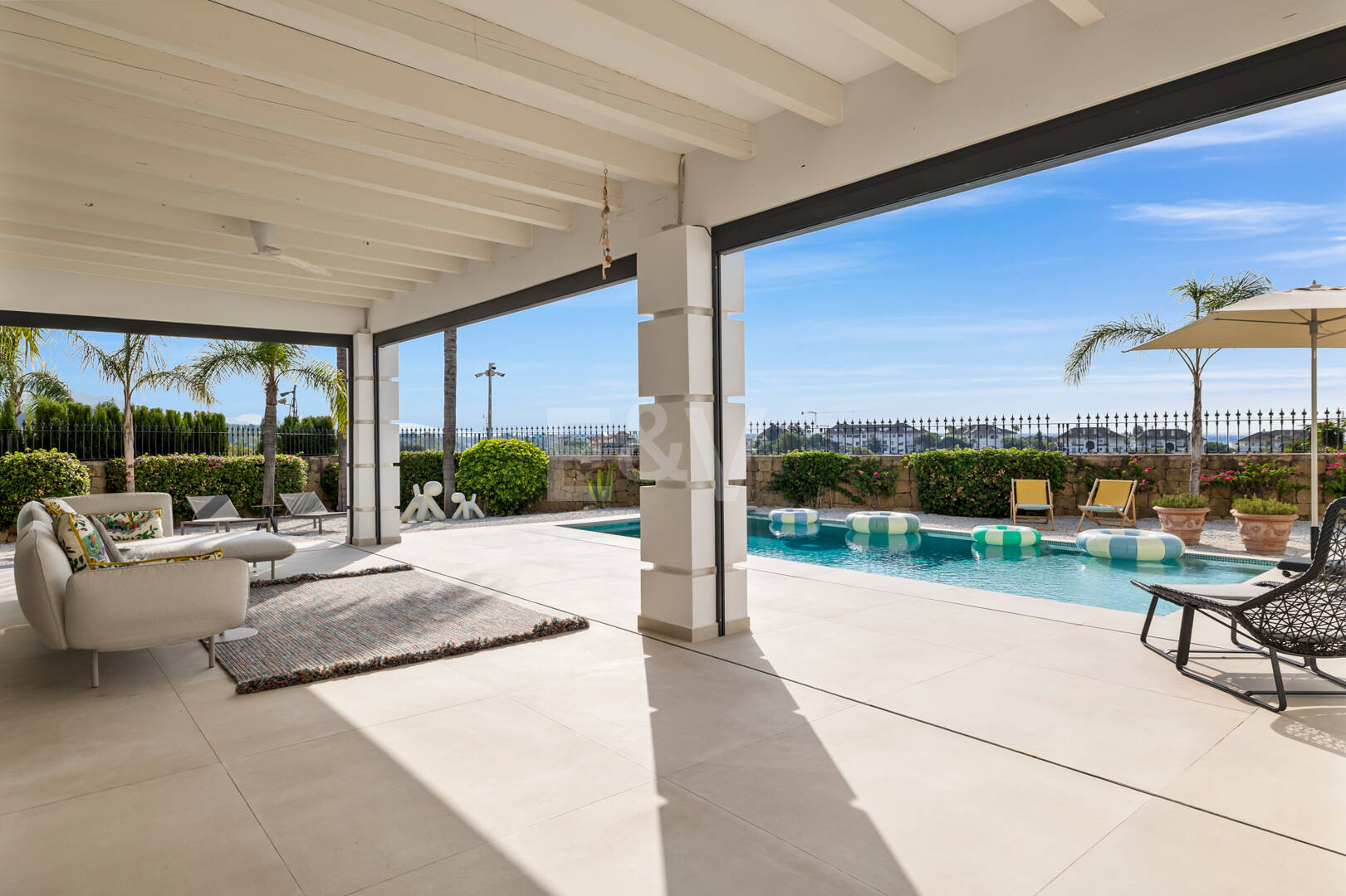 Elegante Zeitgenössische Villa in Las Lomas del Marbella Club an der Goldenen Meile