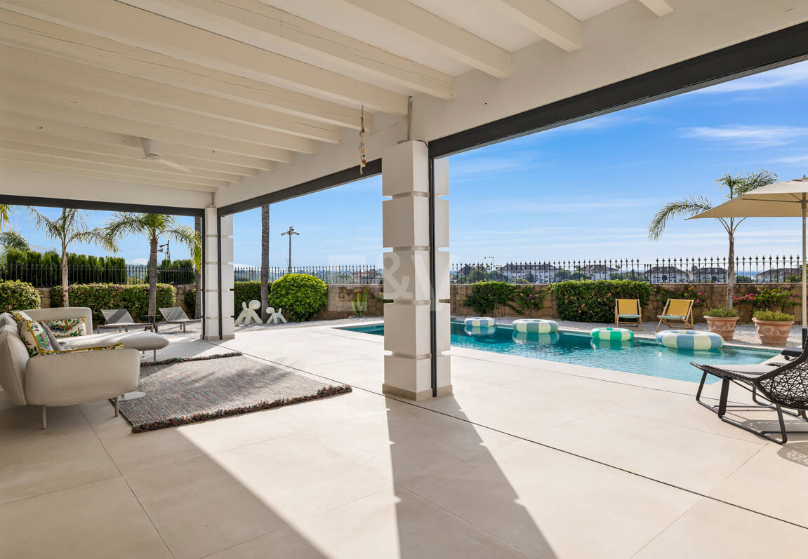 Elegante Zeitgenössische Villa in Las Lomas del Marbella Club an der Goldenen Meile