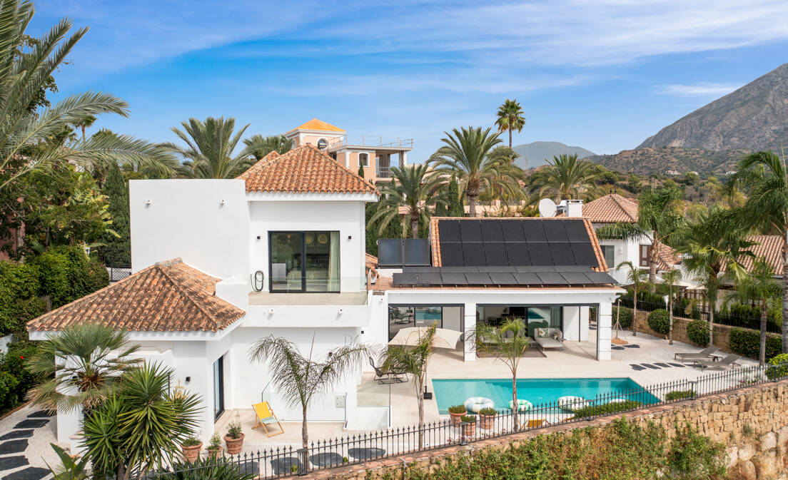 Elegant Contemporary Villa in Las Lomas del Marbella Club on the Golden Mile