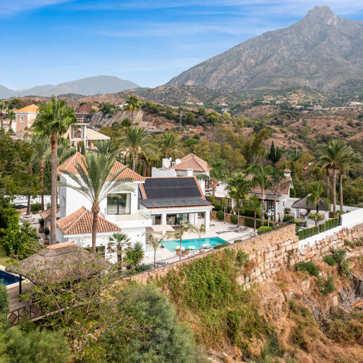 Elegante Zeitgenössische Villa in Las Lomas del Marbella Club an der Goldenen Meile