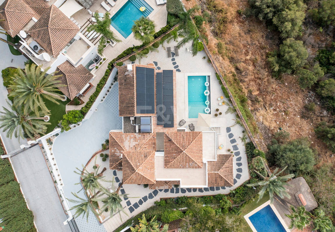 Elegante Zeitgenössische Villa in Las Lomas del Marbella Club an der Goldenen Meile