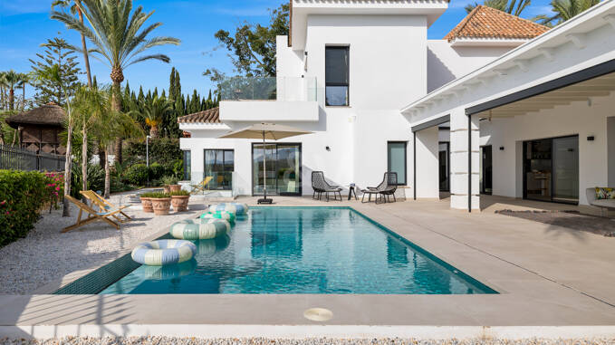 Villa contemporánea elegante en Las Lomas del Marbella Club en la Milla de Oro