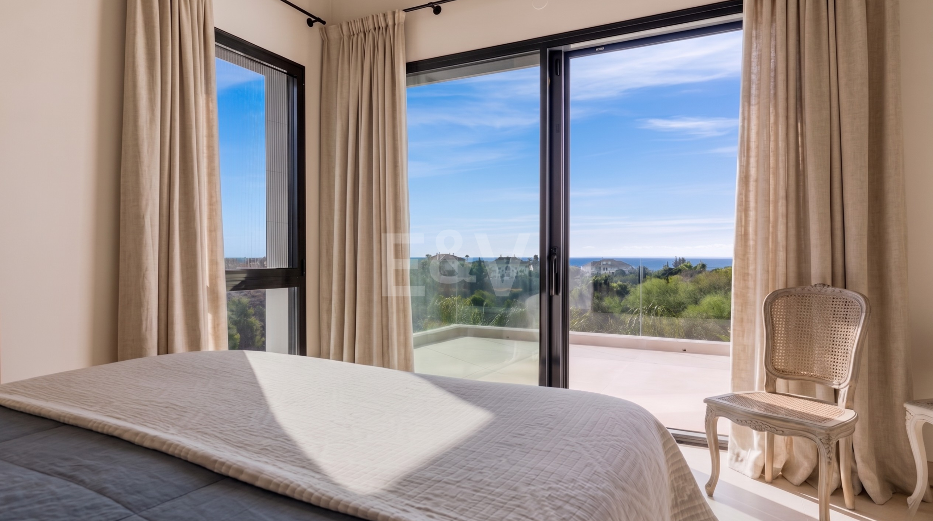 Elegancka Villa Współczesna w klubie Las Lomas del Marbella na Golden Mile