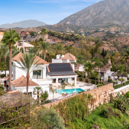 Elegancka Villa Współczesna w klubie Las Lomas del Marbella na Golden Mile