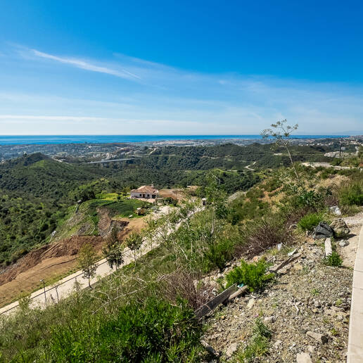 Prime South-Facing Plot with Sea & Mountain Views in Real de la Quinta
