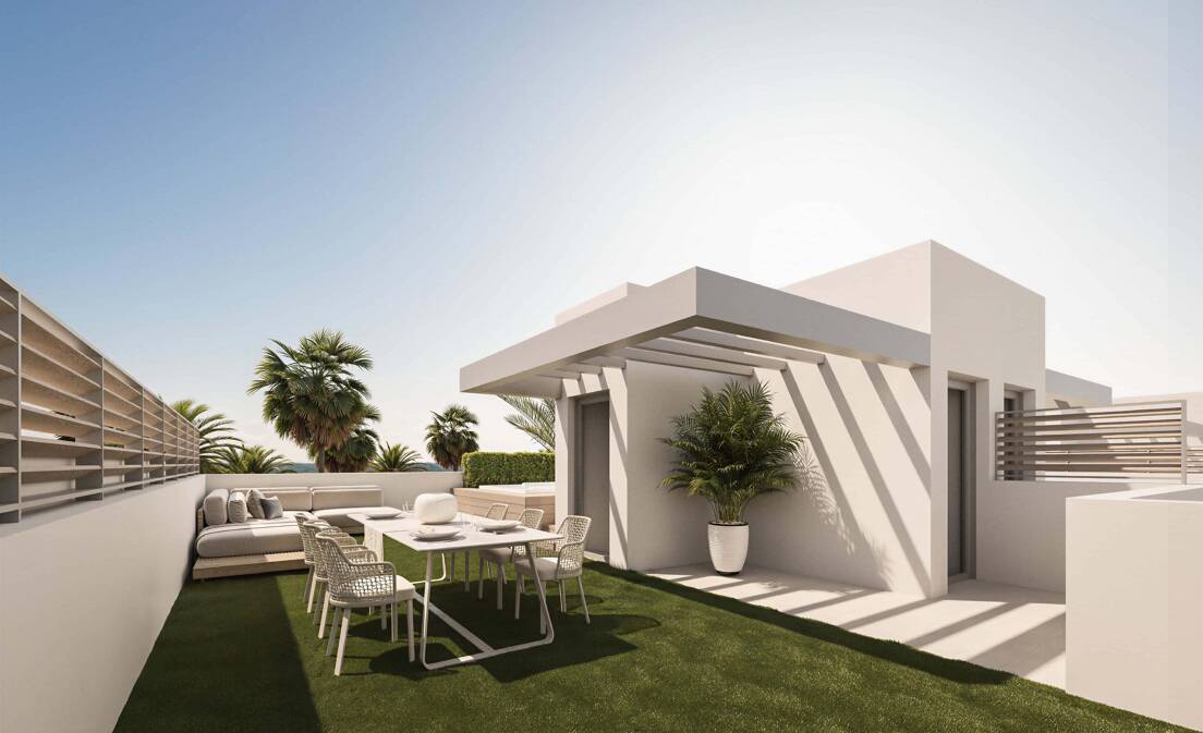 Modern Townhouse with Magnificent Solarium and Jacuzzi, Steps from Local Amenities and the Beach