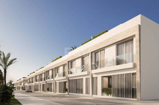 Modernes Stadthaus mit Privatem Jacuzzi und Solarium Nahe Strand und Einkaufsmöglichkeiten