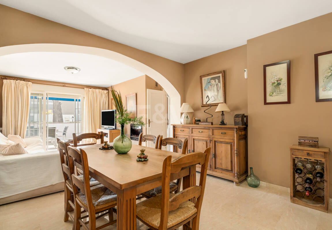 Apartament na parterze na sprzedaż w Nueva Andalucia, Marbella (Wszystkie obszary)