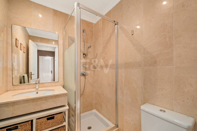 Apartament na parterze na sprzedaż w Nueva Andalucia, Marbella (Wszystkie obszary)