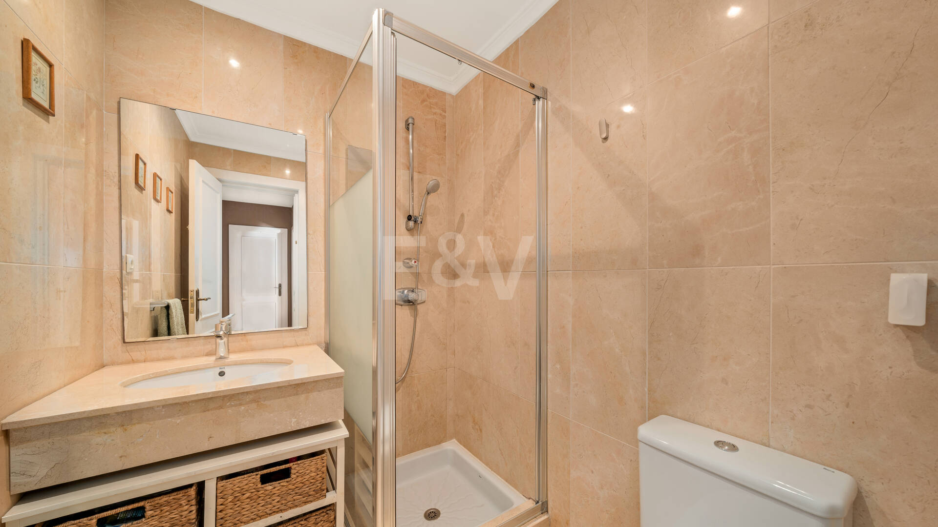 Apartament na parterze na sprzedaż w Nueva Andalucia, Marbella (Wszystkie obszary)