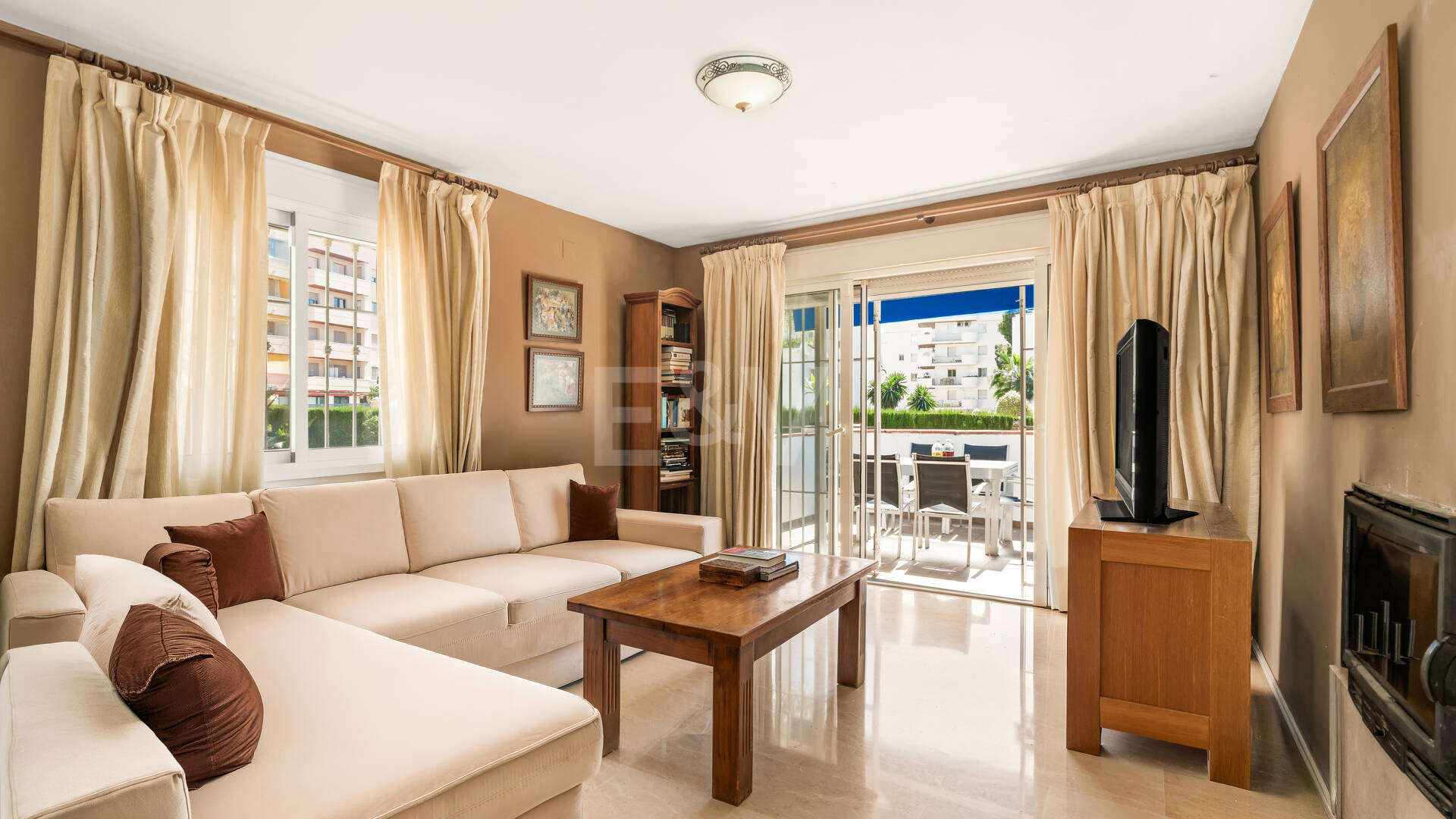 Apartament na parterze na sprzedaż w Nueva Andalucia, Marbella (Wszystkie obszary)