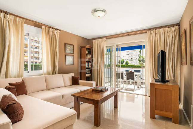 Apartament na parterze na sprzedaż w Nueva Andalucia, Marbella (Wszystkie obszary)