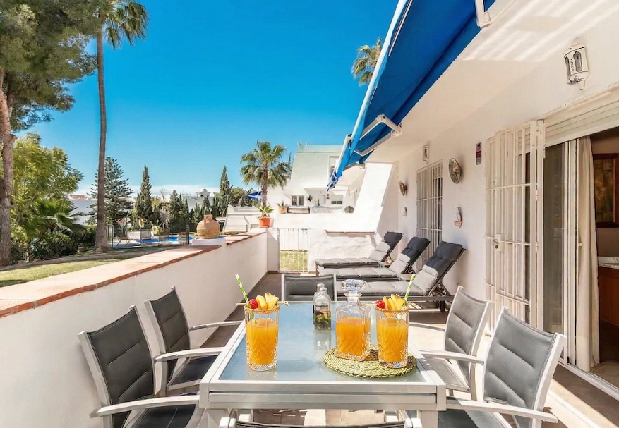 Apartament na parterze na sprzedaż w Nueva Andalucia, Marbella (Wszystkie obszary)