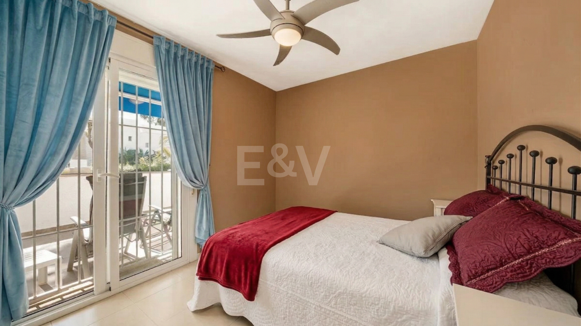 Apartament na parterze na sprzedaż w Nueva Andalucia, Marbella (Wszystkie obszary)