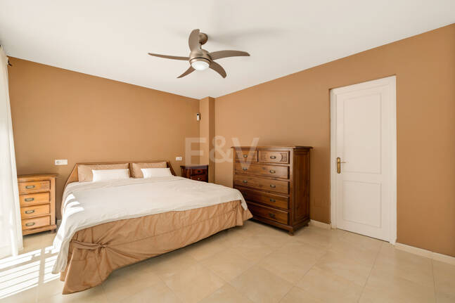 Apartament na parterze na sprzedaż w Nueva Andalucia, Marbella (Wszystkie obszary)