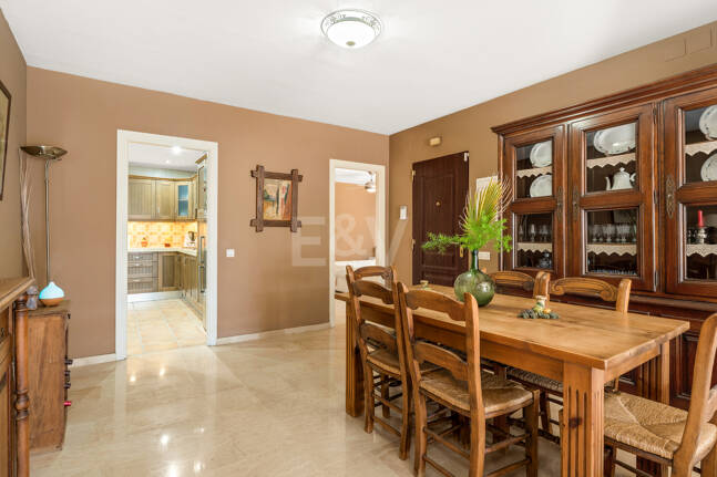 Apartament na parterze na sprzedaż w Nueva Andalucia, Marbella (Wszystkie obszary)