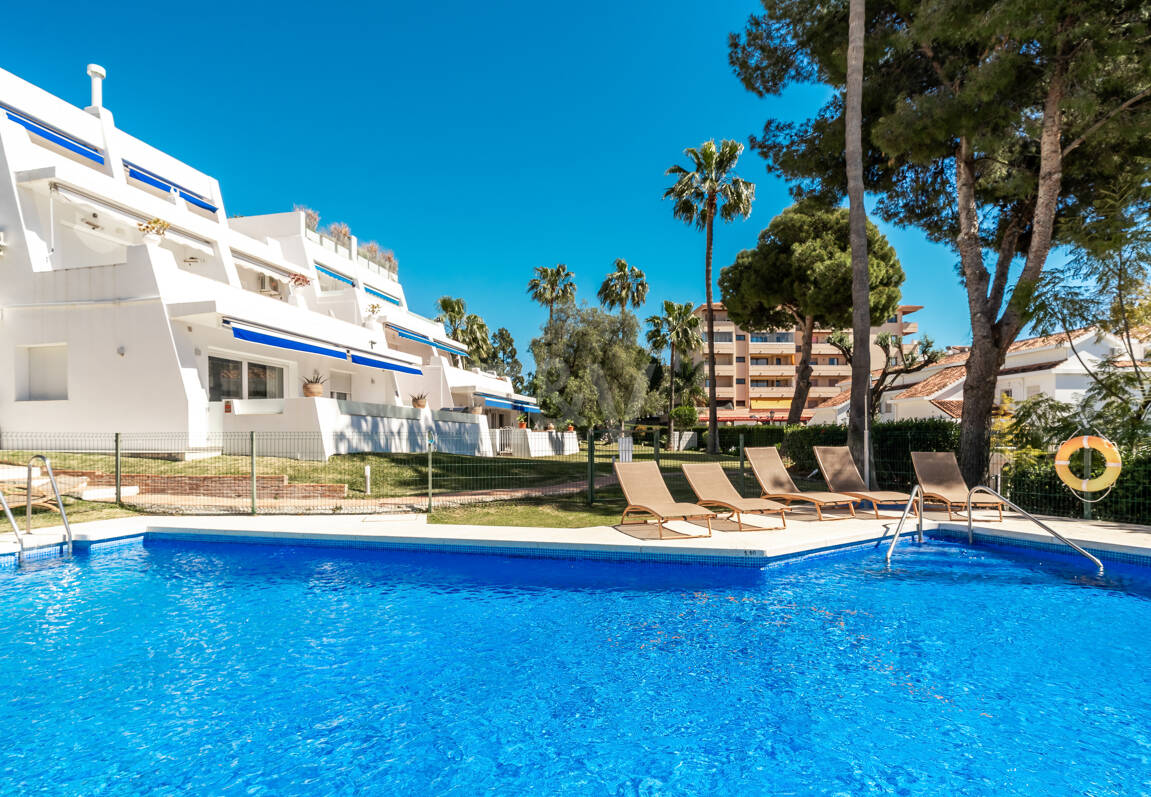Apartament na parterze na sprzedaż w Nueva Andalucia, Marbella (Wszystkie obszary)