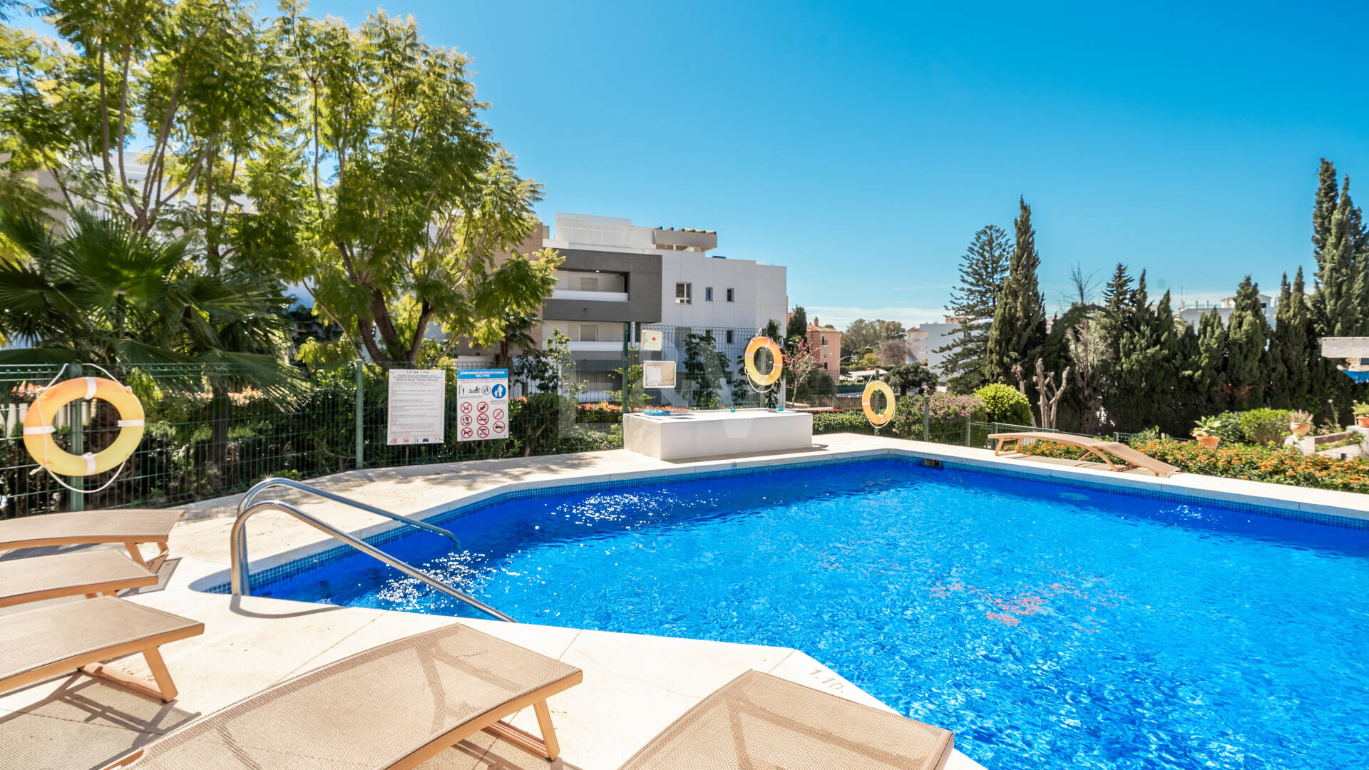 Apartament na parterze na sprzedaż w Nueva Andalucia, Marbella (Wszystkie obszary)