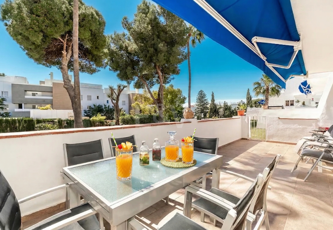 Apartament na parterze na sprzedaż w Nueva Andalucia, Marbella (Wszystkie obszary)