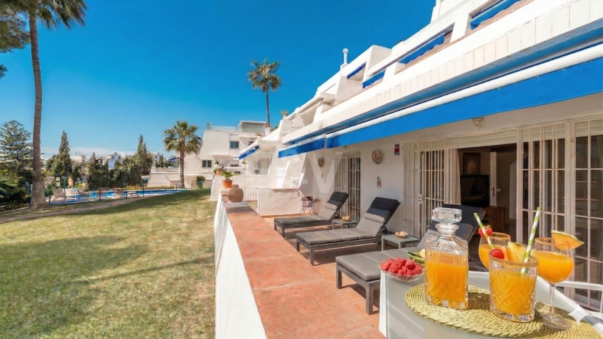 Apartament na parterze na sprzedaż w Nueva Andalucia, Marbella (Wszystkie obszary)