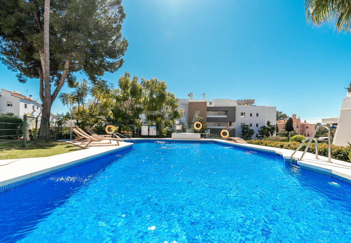 Apartament na parterze na sprzedaż w Nueva Andalucia, Marbella (Wszystkie obszary)