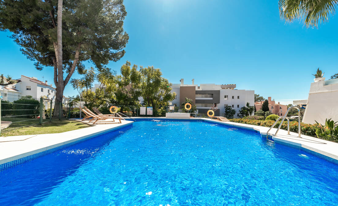 Apartament na parterze na sprzedaż w Nueva Andalucia, Marbella (Wszystkie obszary)