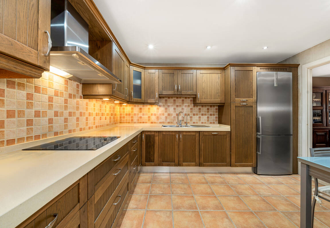 Apartament na parterze na sprzedaż w Nueva Andalucia, Marbella (Wszystkie obszary)