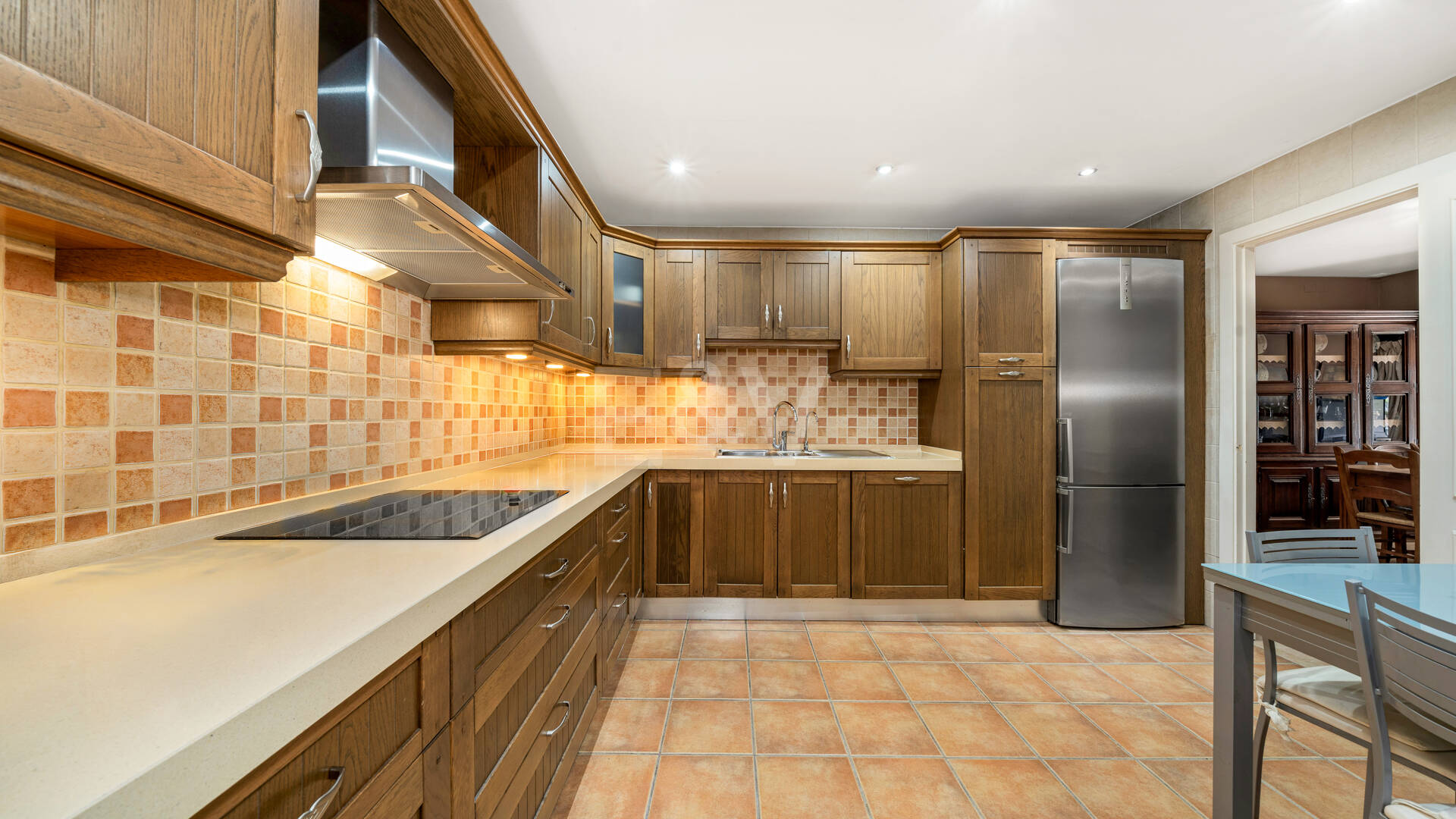 Apartament na parterze na sprzedaż w Nueva Andalucia, Marbella (Wszystkie obszary)