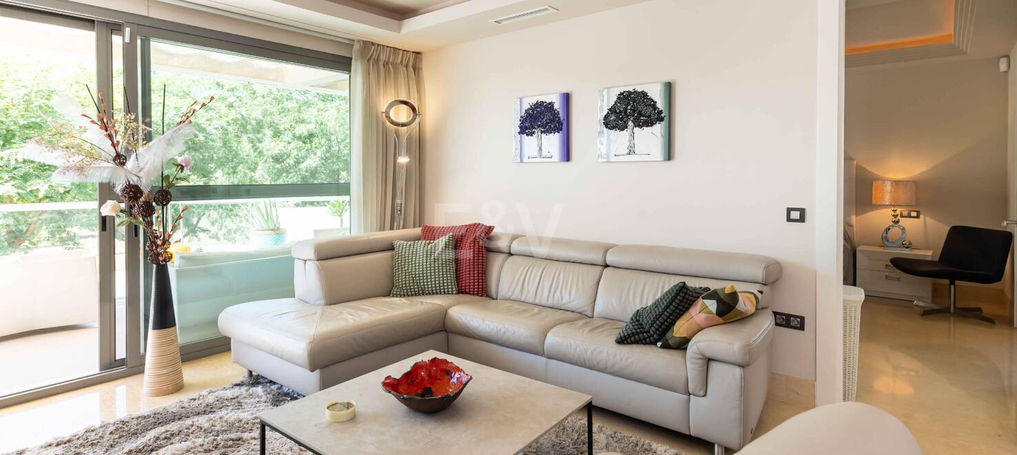 Markplanslägenhet till salu i Benahavis