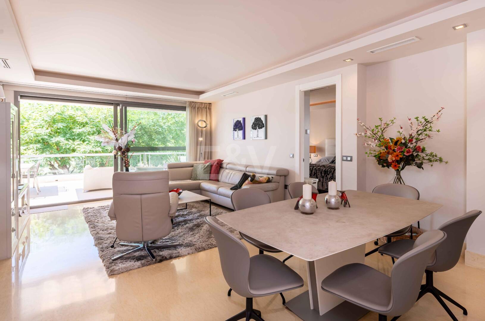 Appartement moderne rez de chaussée dans un complexe résidentiel de luxe