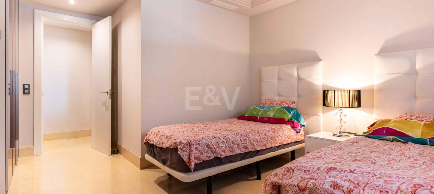 Markplanslägenhet till salu i Benahavis