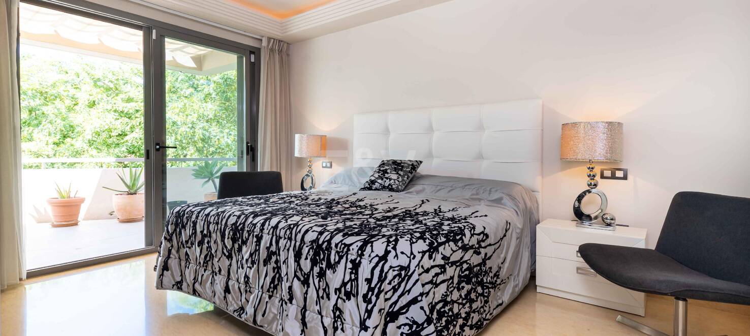 Markplanslägenhet till salu i Benahavis