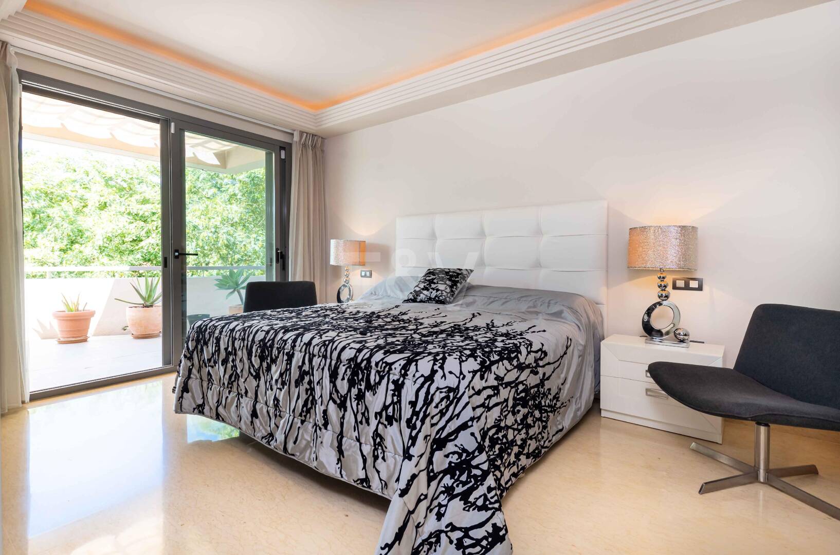 Appartement moderne rez de chaussée dans un complexe résidentiel de luxe