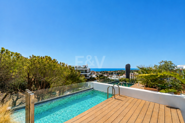Penthouse avec terrasse, piscine privée et vue magnifique