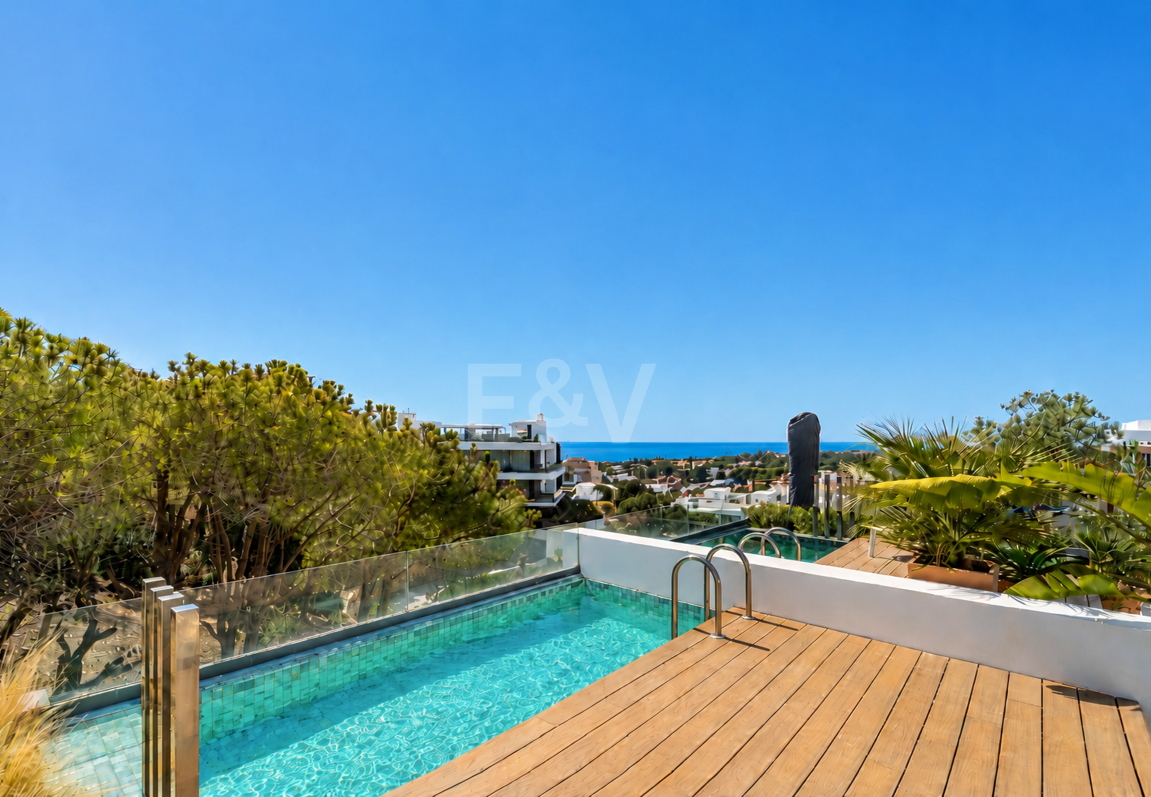 Penthouse avec terrasse, piscine privée et vue magnifique