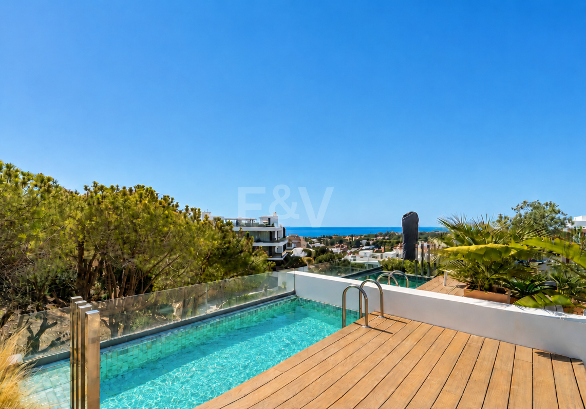 Ático con terraza, piscina privada e impresionantes vistas