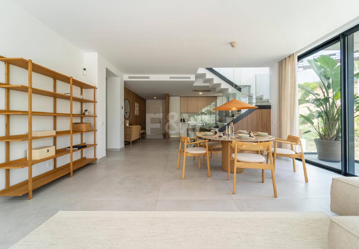 Penthouse with Roof Terrace, Private Pool and Stunning View