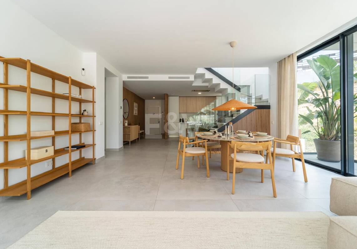 Ático con terraza, piscina privada e impresionantes vistas