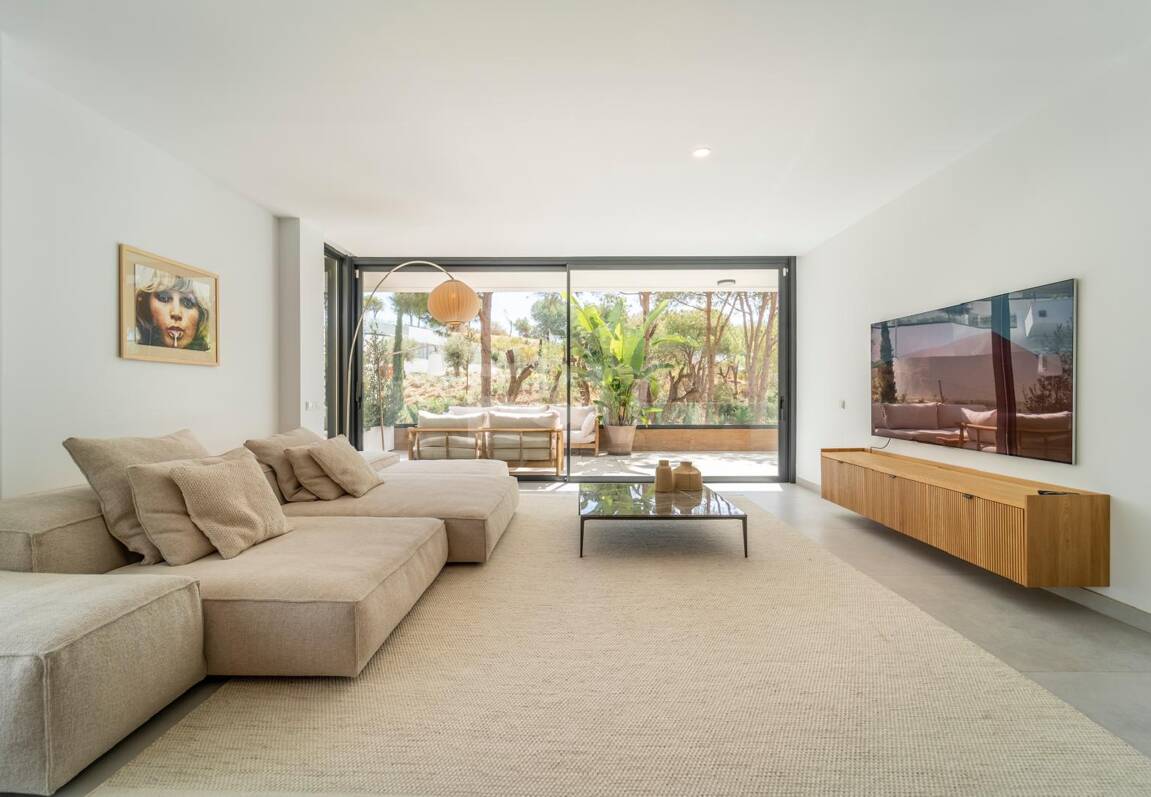 Penthouse with Roof Terrace, Private Pool and Stunning View